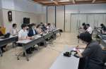 〈別カット〉第５次請求に向けて報道陣に方針を説明する弁護団＝１８日、鹿児島市の県弁護士会館