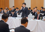 国会議員との意見交換であいさつする川越桂路会長＝２２日、東京都内