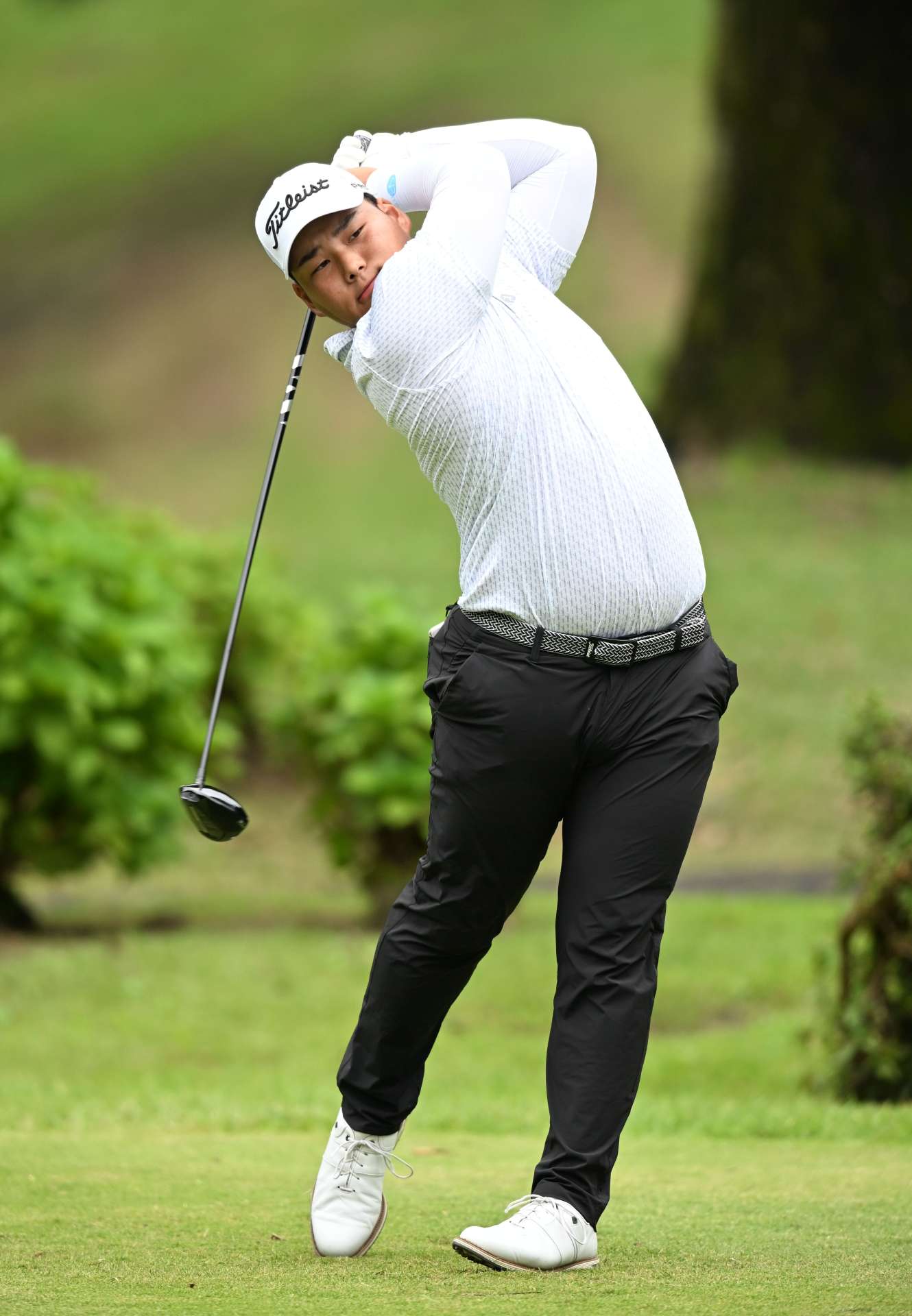 通算１５アンダーで初優勝した外岩戸晟士（大隅）＝溝辺ＣＣ