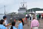 一般公開された海上自衛隊の水中処分母船６号＝いちき串木野市の串木野新港