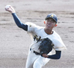 力投する神村の先発・龍頭＝宮崎市のＳＯＫＫＥＮスタジアム