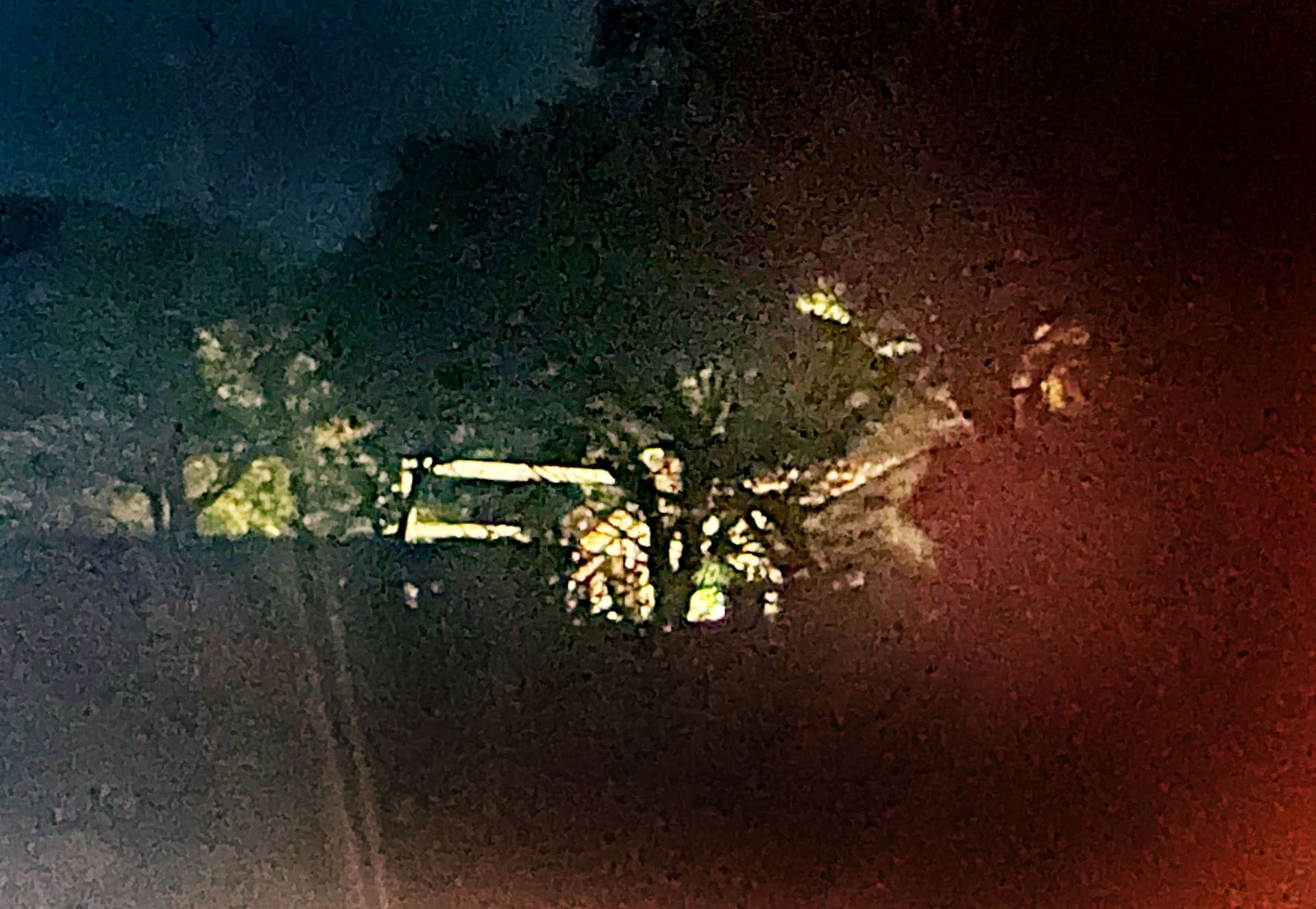 〈別カット〉木造２階建ての火災現場＝２９日午後６時２０分ごろ、鹿児島市上福元町