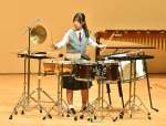 力強い演奏をする打楽器部門の参加者＝鹿児島市の川商ホール