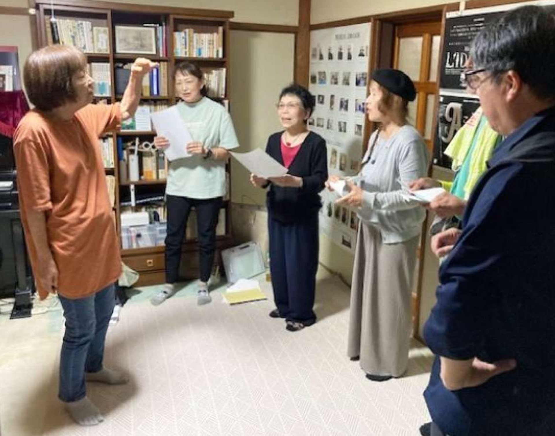 本番へ向け練習に励む団員＝鹿児島市