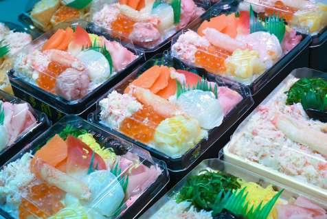 海鮮弁当などが魅力の北海道物産展＝鹿児島市の山形屋