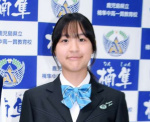 お披露目された中学生女子の制服＝肝付町の楠隼中高一貫教育校