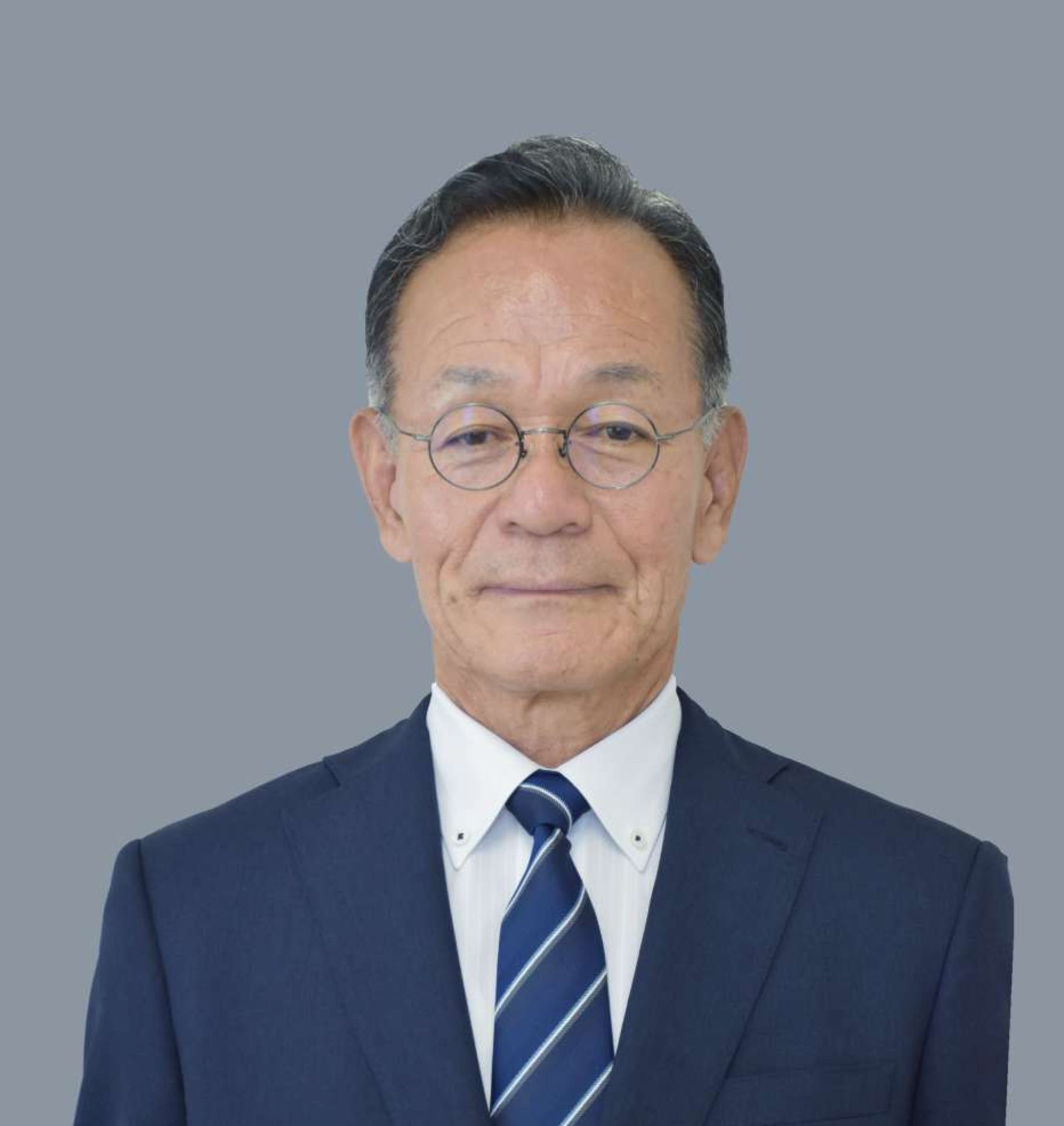 中屋謙治氏