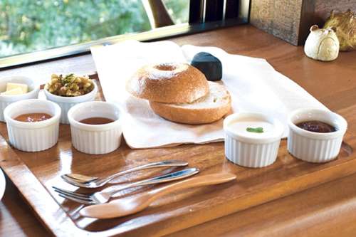 cafe&bagel 二つ菫<small>(ふたつすみれ)</small>