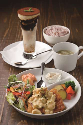 Kids Cafe & Bar LINK<small>（リンク）</small>