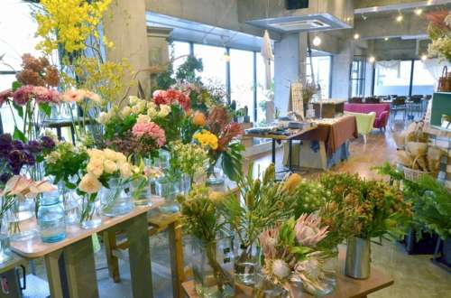 aview Cafe＆Flowers<small>（アビュー カフェ & フラワーズ）</small>