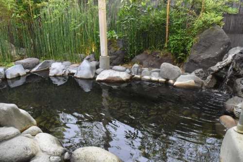 岩戸温泉
